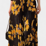 Samar Conjunto Estampado con Falda Plisada Floral y Top Negro