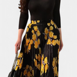 Samar Conjunto Estampado con Falda Plisada Floral y Top Negro